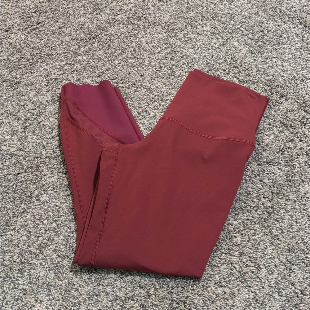 Lululemon Wunder Under High-Rise Crop 23" Scallop Full-On Luxtreme size 8